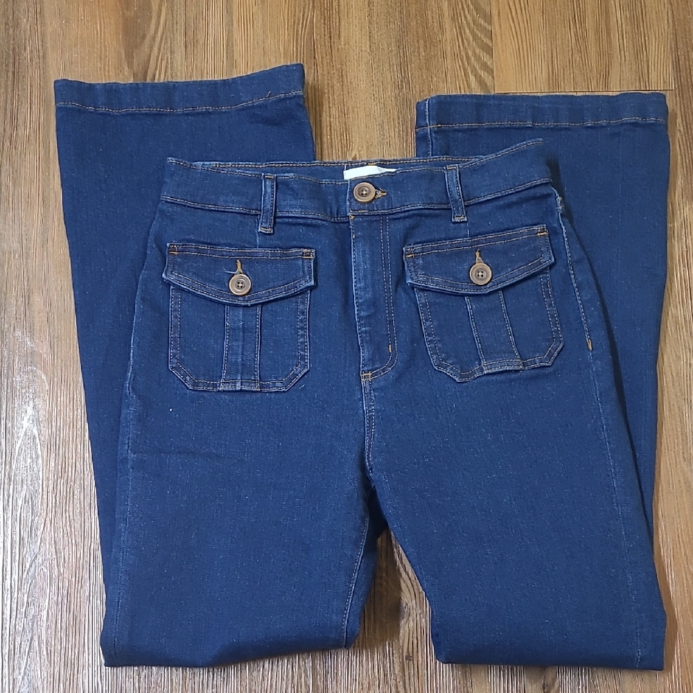 LOFT Dark Blue Flare & Wide Leg Jeans for women zise 29 used exelente condition.
